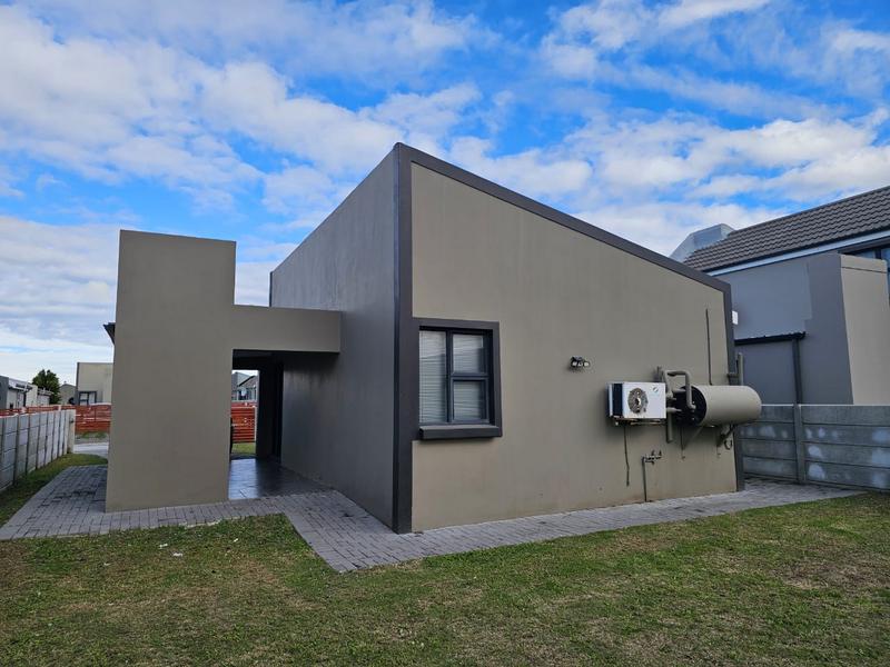 2 Bedroom Property for Sale in Parsonsvlei Eastern Cape